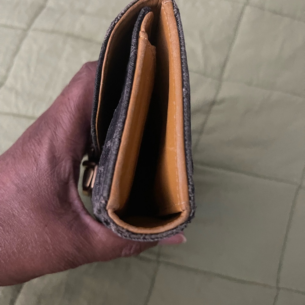 Authentic Louis Vuitton Wallet - Picture 7 of 11